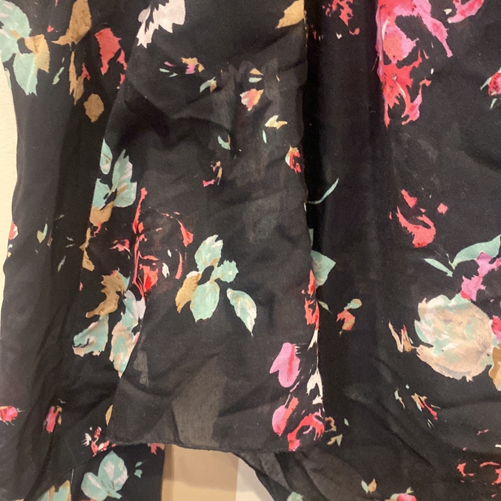 Floral Top - Picture 3 of 6